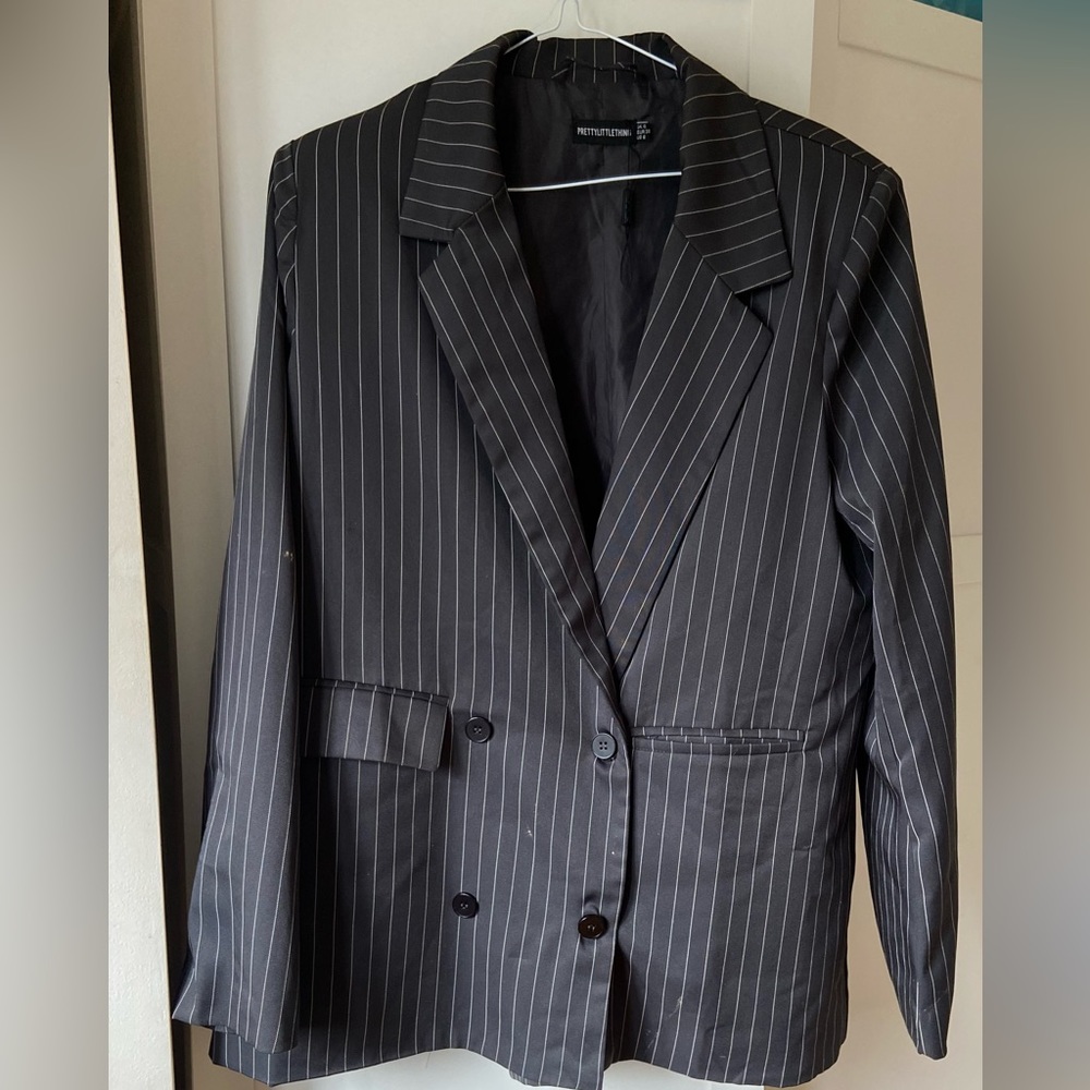 Oversize blazer from pretty little thing, size 6 grey with stripes.